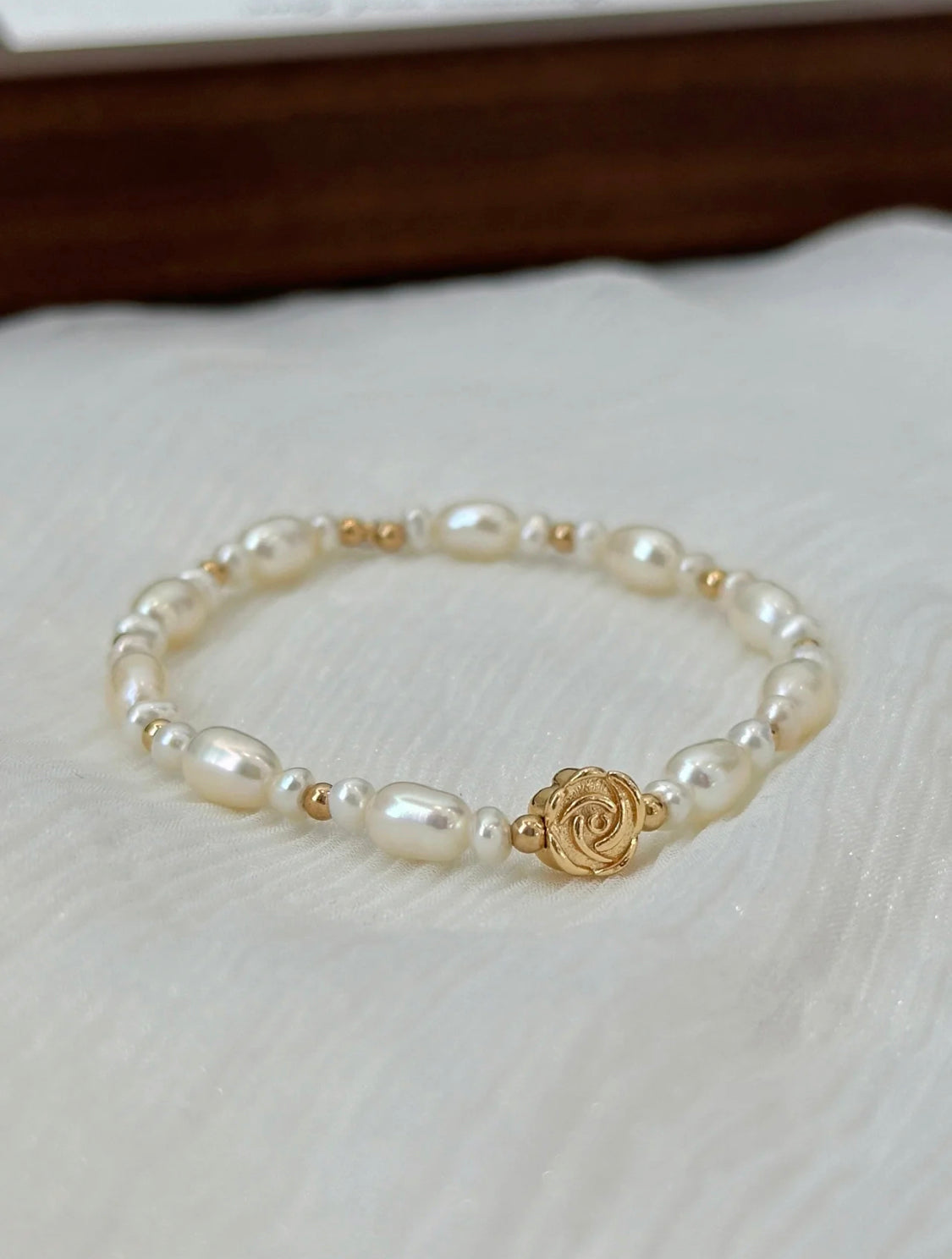 GOLD ROSE BRACELET