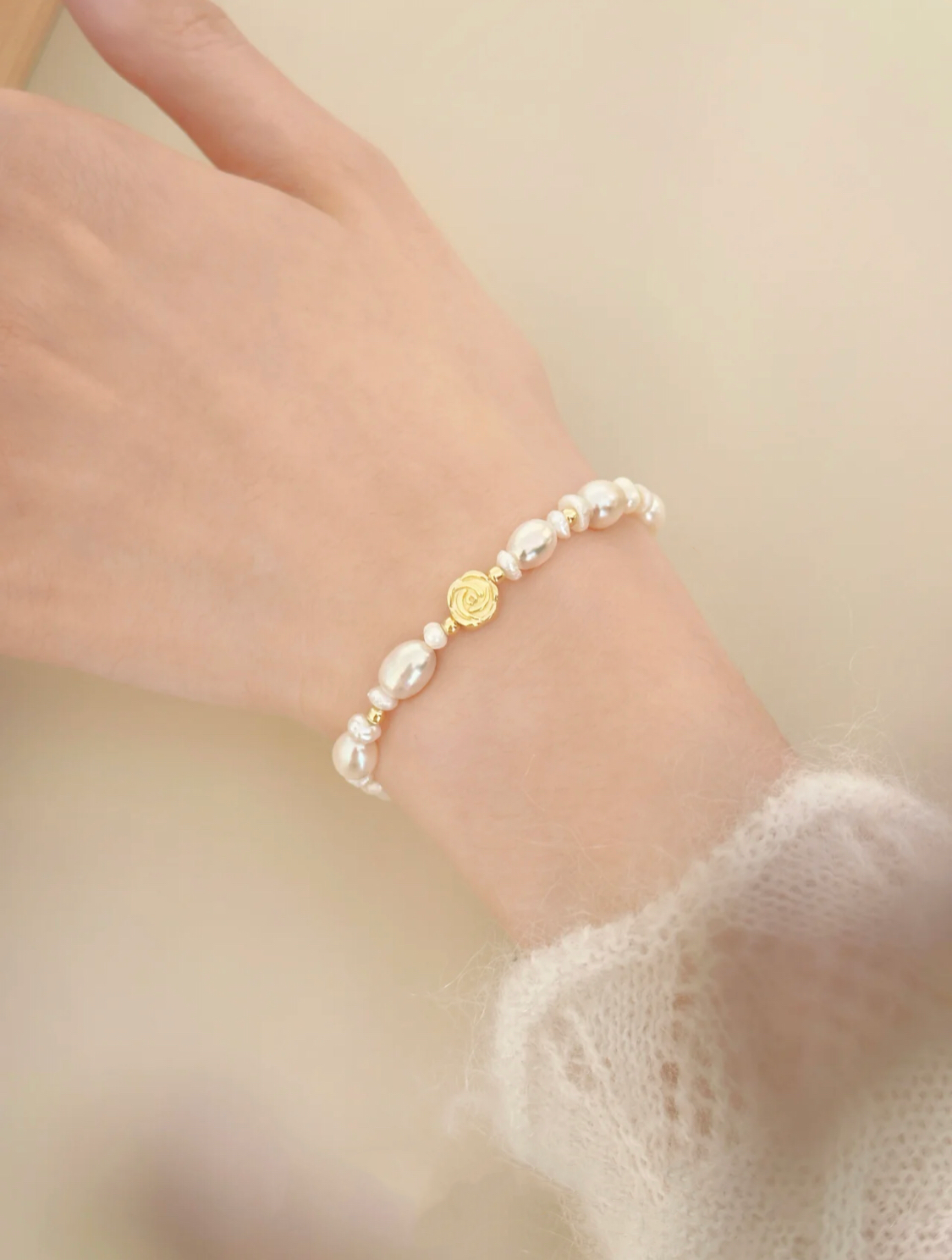 GOLD ROSE BRACELET