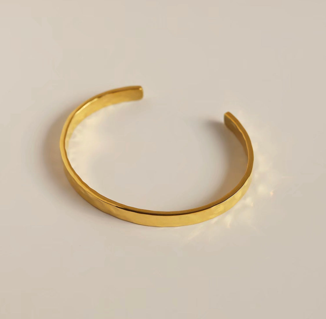 Shimmering Circle Bracelet